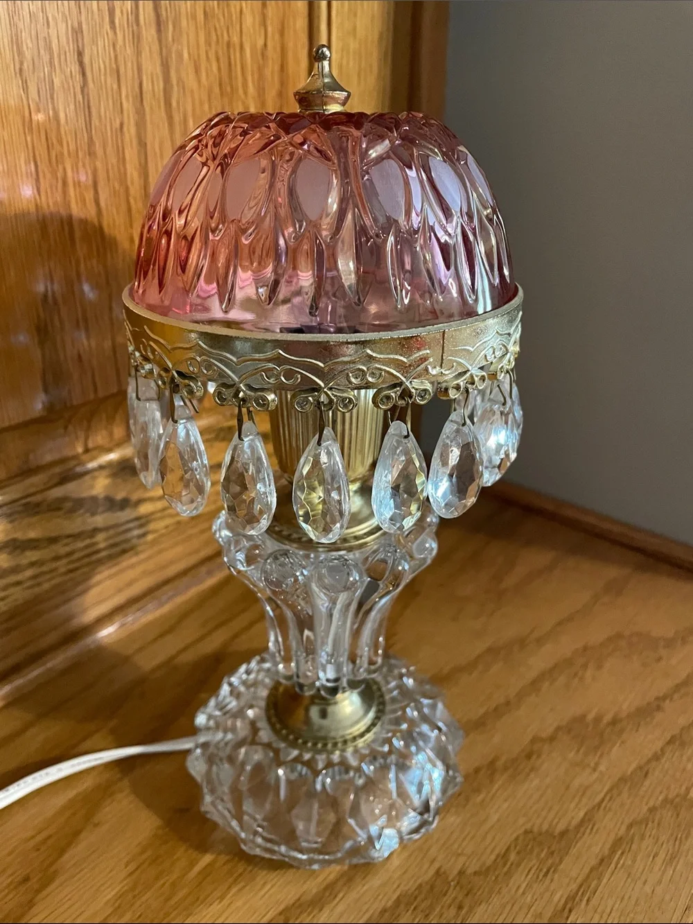 Vintage Michelotti Cranberry Pink Crystal Boudoir 10” Lamp .  Great Condition!